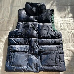 J.Crew Navy Blue Puffer Vest with PrimaLoft Insulation - M